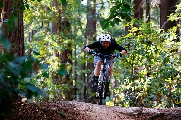 Header_Mountain_biking_Eric